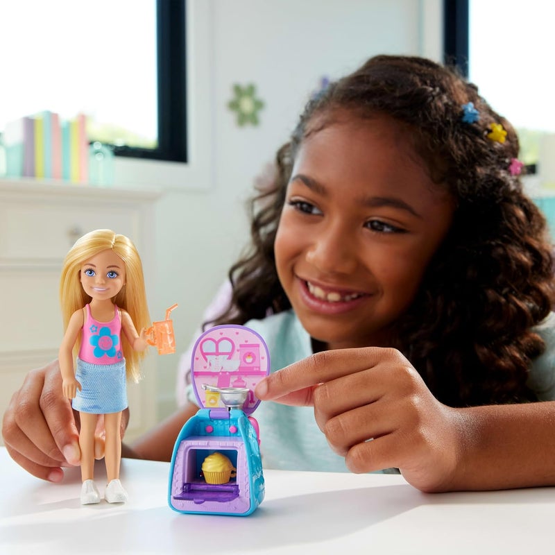 Barbie Family & Friends Cupcake Baking Backpack Blonde Chelsea Doll, Wearable Backpack with Baking Play Pieces - Image 1